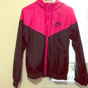 Nike women’s windbreaker